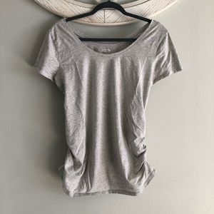 Old Navy maternity fitted tee